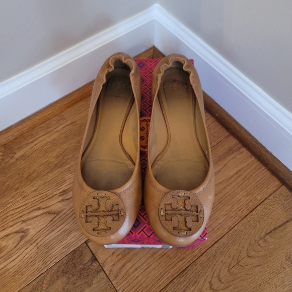 Authentic Tory Burch Reva Tumbled Leather Tan Flats Size 11 - Picture 9 of 10
